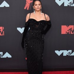 Rosalía de Burberry en la entrega de Premios MTV VMAS 2019