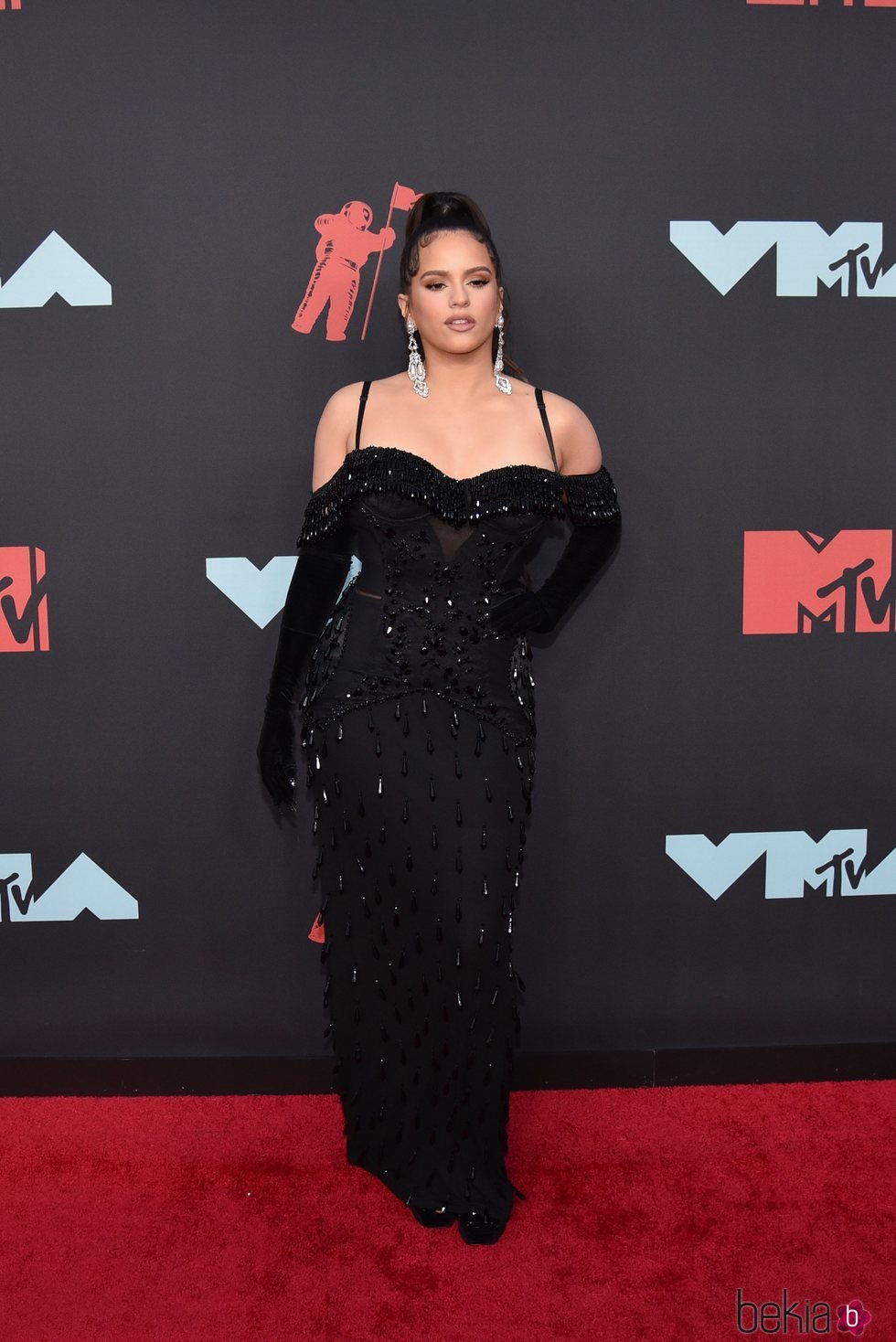Rosalía de Burberry en la entrega de Premios MTV VMAS 2019