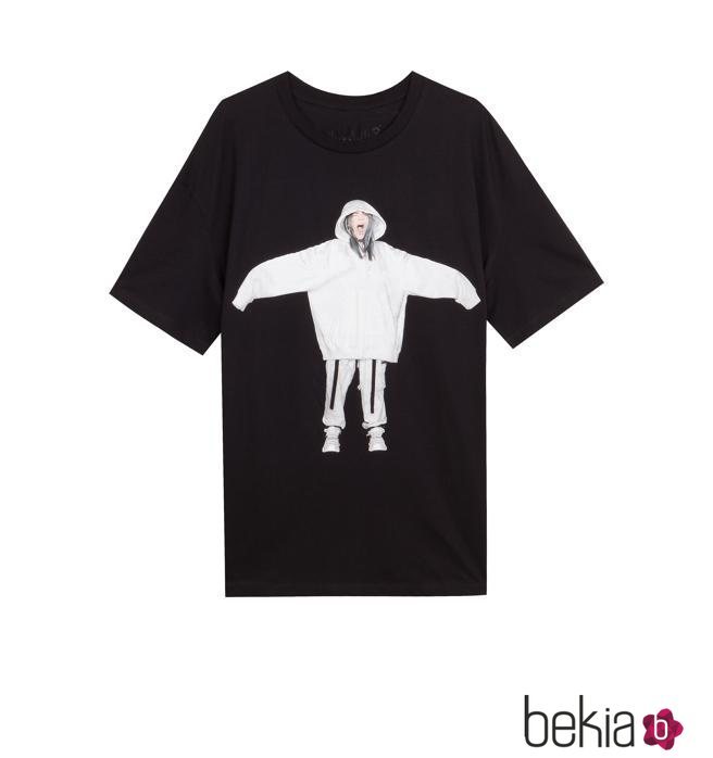 Camiseta negra con silueta de Billie Eilish de la colección Billie Eilish x Bershka