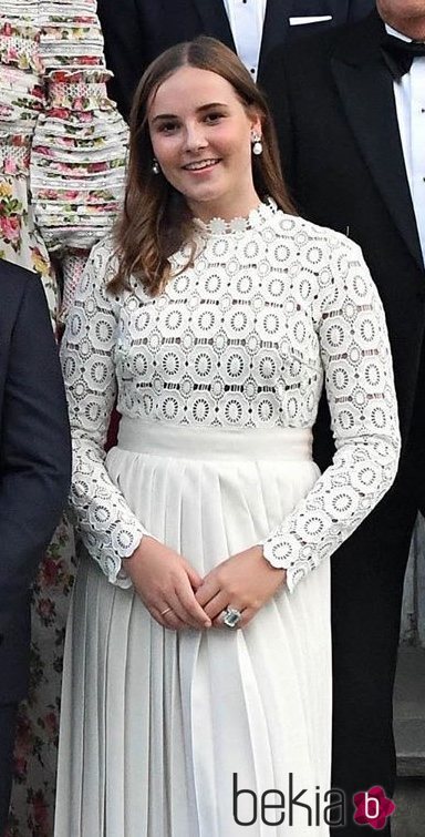 Ingrid Alexandra de Noruega con un vestido de Self Portait en día de su Confirmación