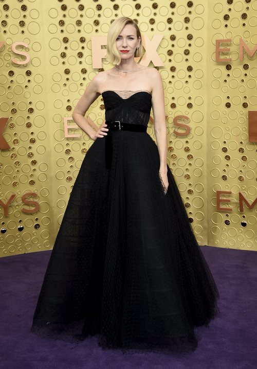 Naomi Watts con un vestido de Dior en los premios Emmy 2019