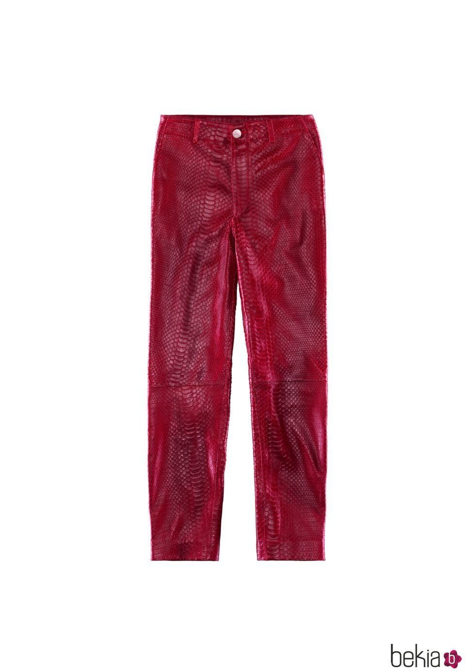 Pantalón de cuero rojo de la colección de H&M y Giambattista Valli