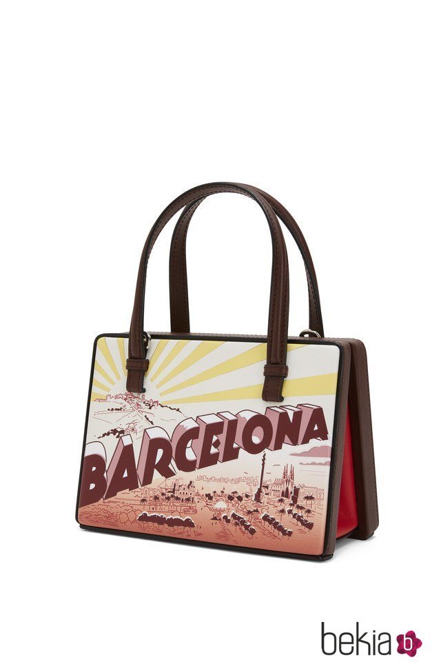 Bolso Barcelona de la colección Loewe Postal 2019