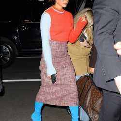 Victoria Beckham con botas calcetín pep toe de su marca en Nueva York