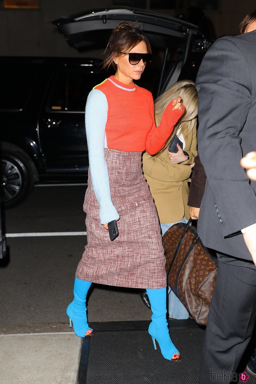 Victoria Beckham con botas calcetín pep toe de su marca en Nueva York