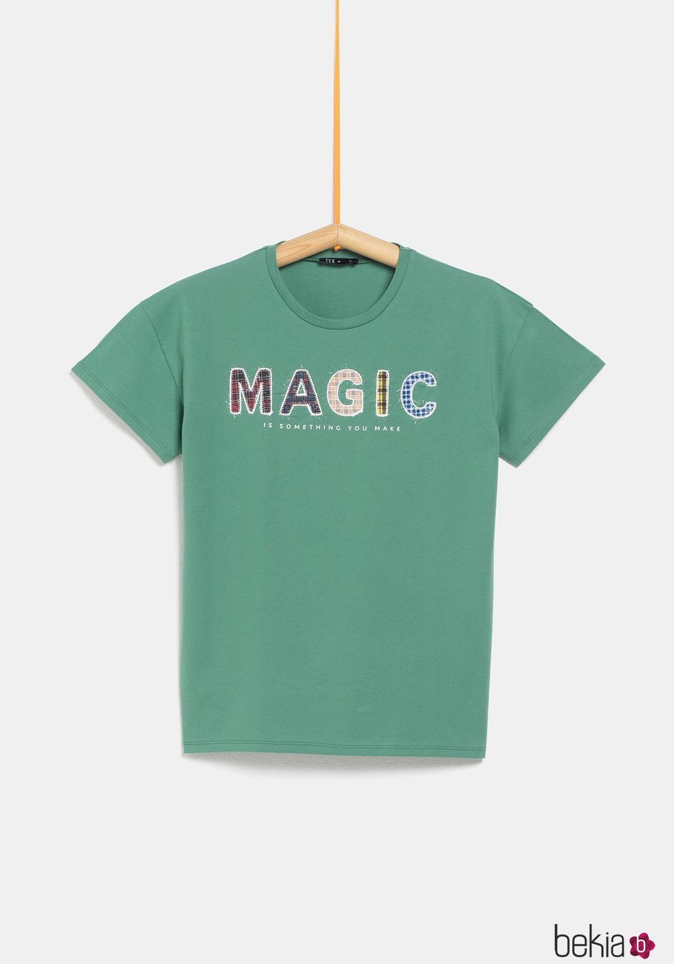 Camiseta verde con palabra 'Magic' de la colección de Rocío Osorno y TEX de otoño/invierno 2019