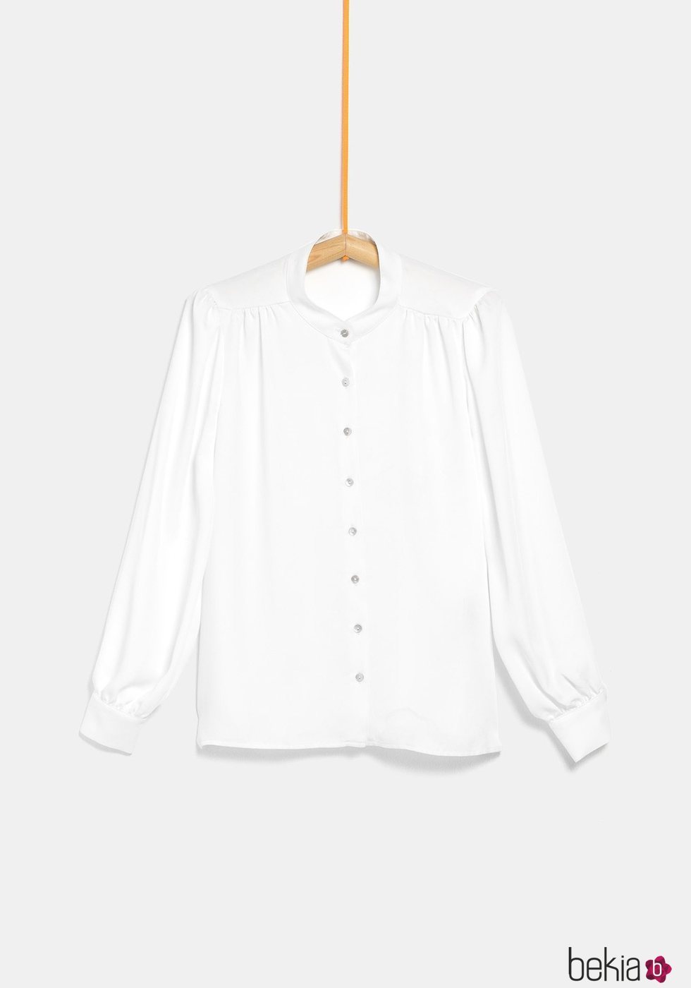 Blusa blanca de la colección de Rocío Osorno y TEX de otoño/invierno 2019
