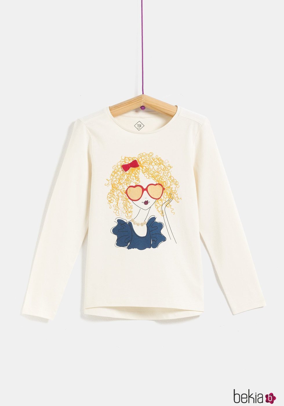 Camiseta blanca con dibujo de chica para niña de la colección 'I-O' de Carrefour y TEX para otoño/invierno 2019