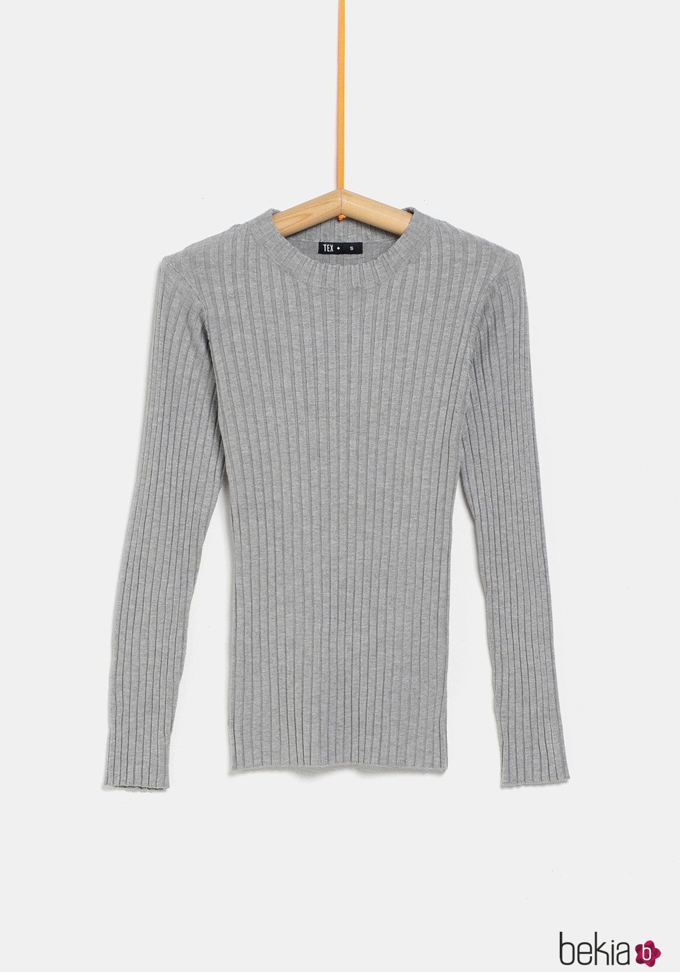 Jersey gris ceñido de la colección 'I-O' de Carrefour y TEX para otoño/invierno 2019