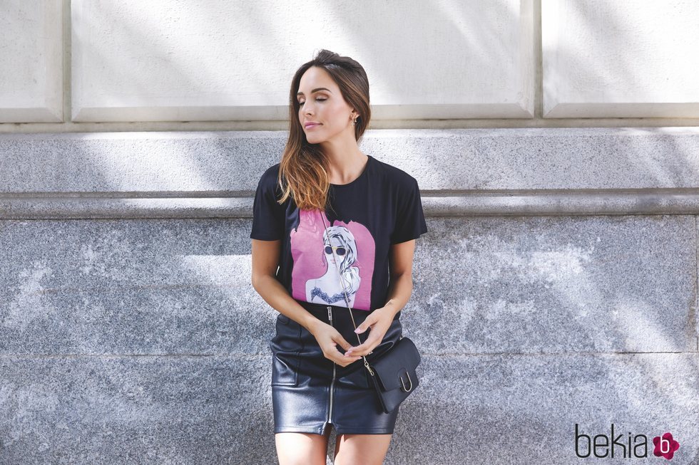 Rocío Osorno con camiseta de corazón de la colección 'I-O' de Carrefour y Tex para otoño/invierno 2019