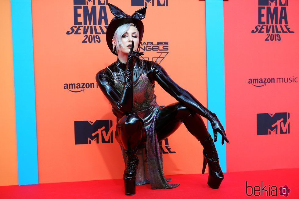Maruv con mono de látex en los Premios MTV EMAs 2019