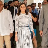 La Reina Letizia con vestido de Massimo Duti durante su Viaje Oficial en La Habana