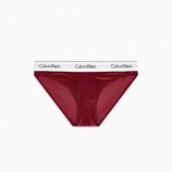Braguitas rojas de terciopelo de la colección Calvin Klein Underwear 2019-2020 Especial Navidad