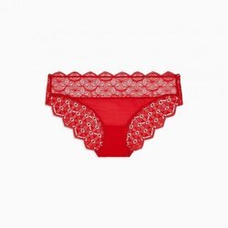 Braguita roja de encaje de la colección Calvin Klein Underwear 2019-2020 Especial Navidad