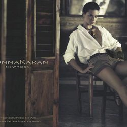 Adriana Lima posa para la nueva campaña de la firma Donna Karan