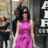 Katy Perry, vestido de cóctel en morado