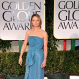 Jodie Foster con vestido en azul en la alfombra roja de los Globos de Oro 2012