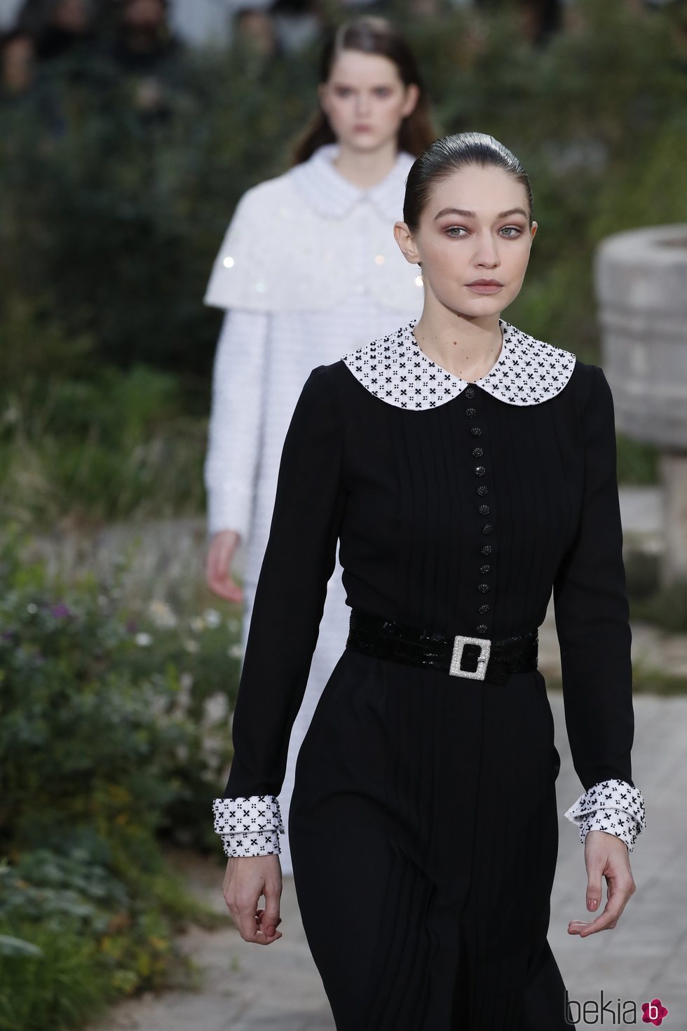 Vestido de tweed negro de la colección primavera/ verano 2020 de Alta Costura de Chanel