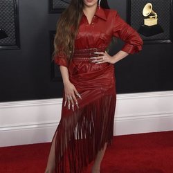 Rosalia con su look cuero en la alfombra roja de los Grammy 2020