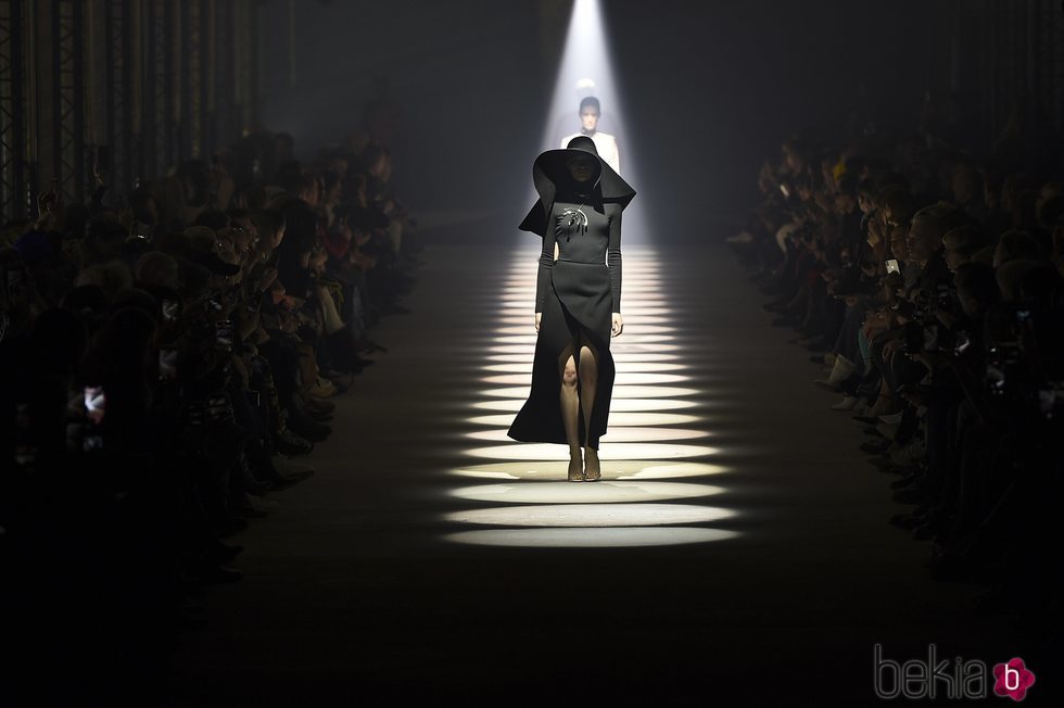 Carrusel de modelos otoño/ invierno 2020-2021 de Givenchy