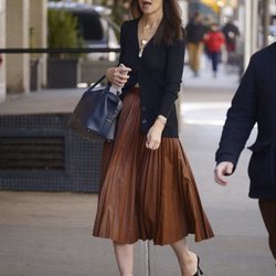 Katie Holmes en Nueva York con un look complicado