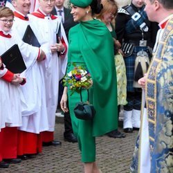 Meghan Markle con un total look verde esperanza en el Día de la Commonwealth 2020