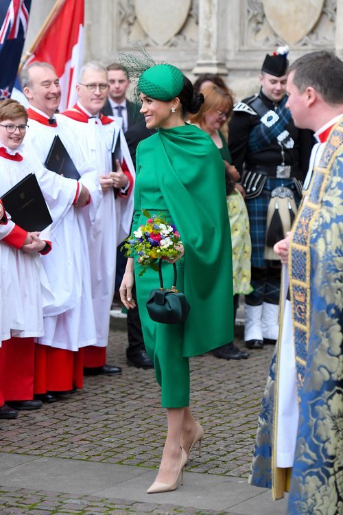 Meghan Markle con un total look verde esperanza en el Día de la Commonwealth 2020