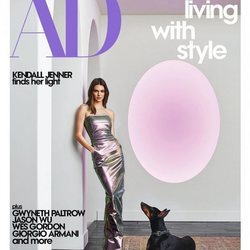 Kendall Jenner con un vestido metalizado de RICK OWENS en la portada de la revista Architectural Digest