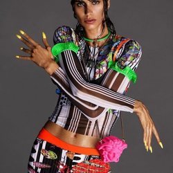 Mica Argañaraz protagonizando la campaña primavera/verano 2021 de Versace
