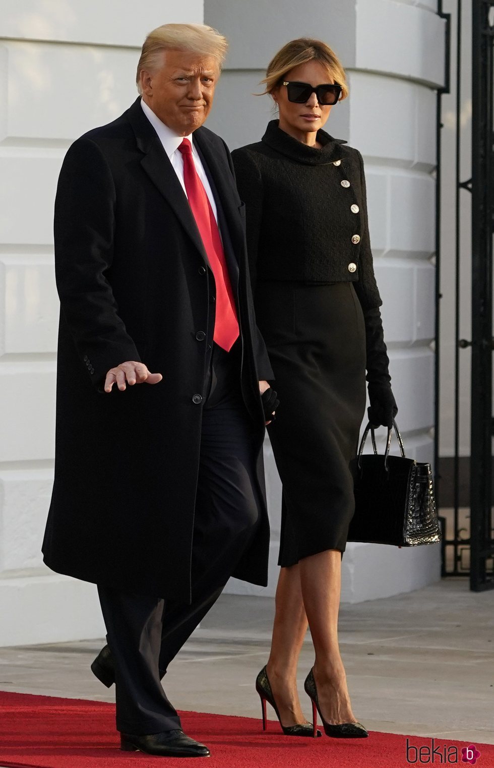 Melania Trump con un total look negro en su último día como Primera Dama de los EE.UU.