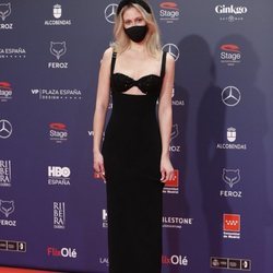 Teresa Riott con un vestido de Alexandra Rich en la alfombra roja de los Premios Feroz 2021