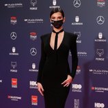 Lola Rodríguez con un vestido de Jean Paul Gaultier en la alfombra roja de los Premios Feroz 2021