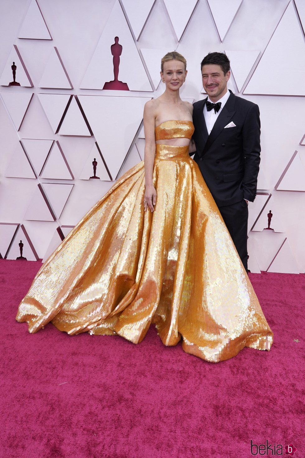 Carey Mulligan de Valentino Alta Cosutra en la alfombra roja de los Premios Oscar 2021