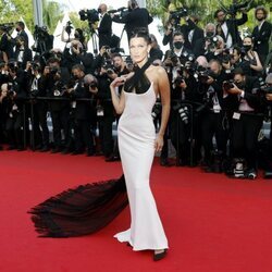 Bella Hadid vestida de Jean Paul Gaultier en el Festival de Cannes 2021