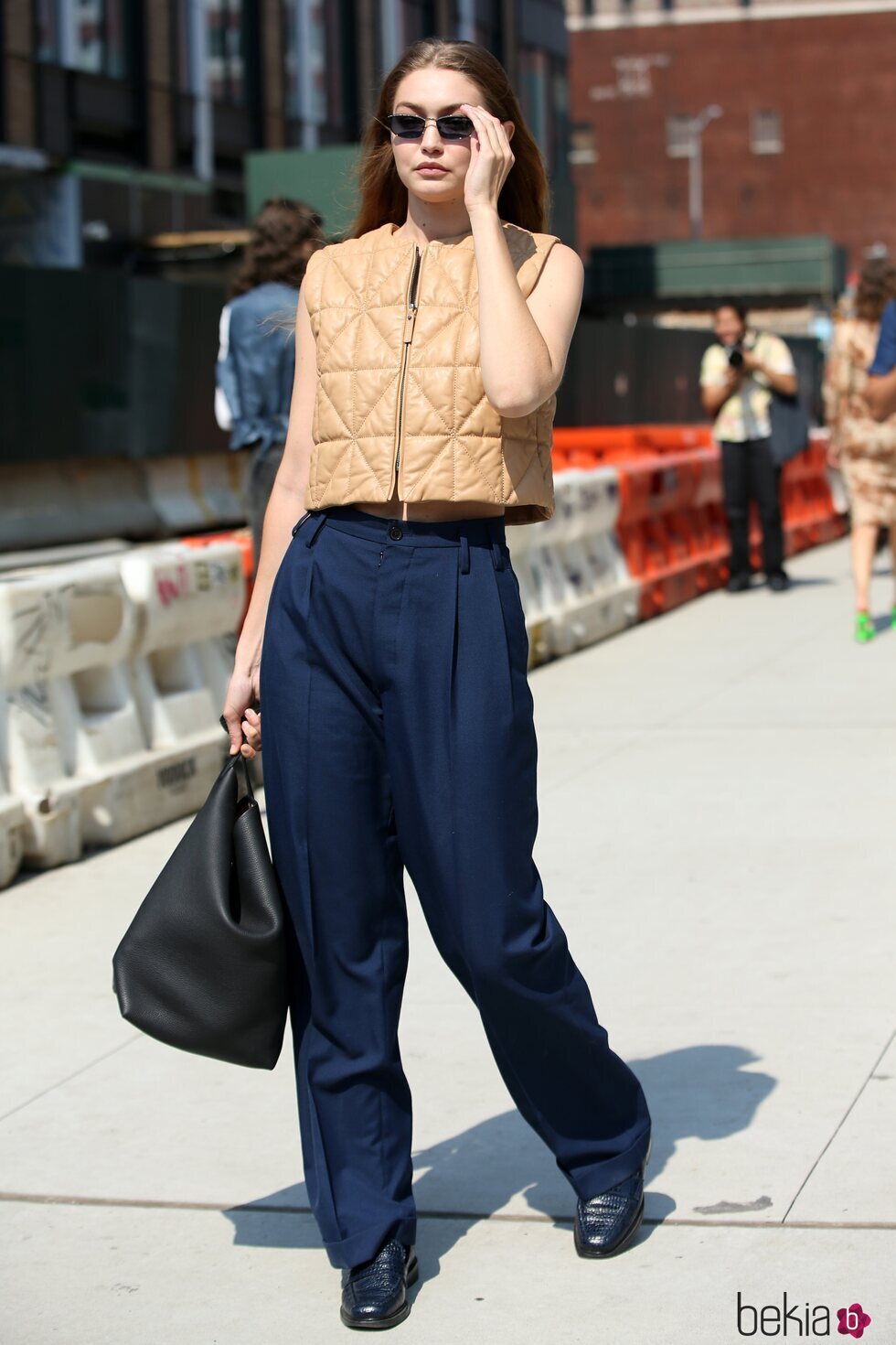 Gigi Hadid apuesta por el chaleco en la Semana de la Moda de Nueva York primera/verano 2022