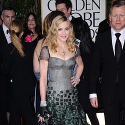 Madonna con un vestido de Reem Acra en la alfombra roja de los Globos de Oro 2012