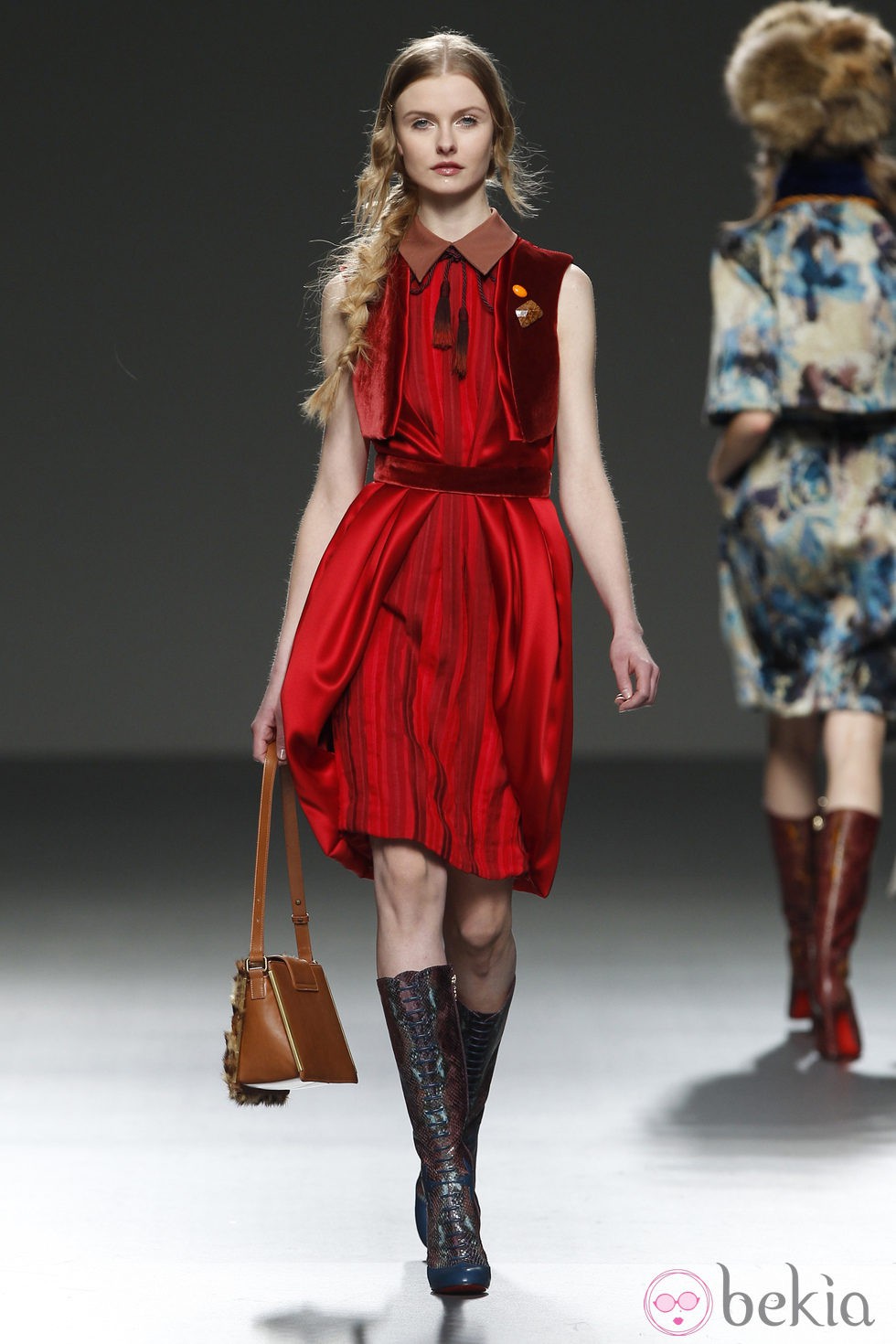 Vestido rojo de Victorio & Lucchino en Fashion Week Madrid