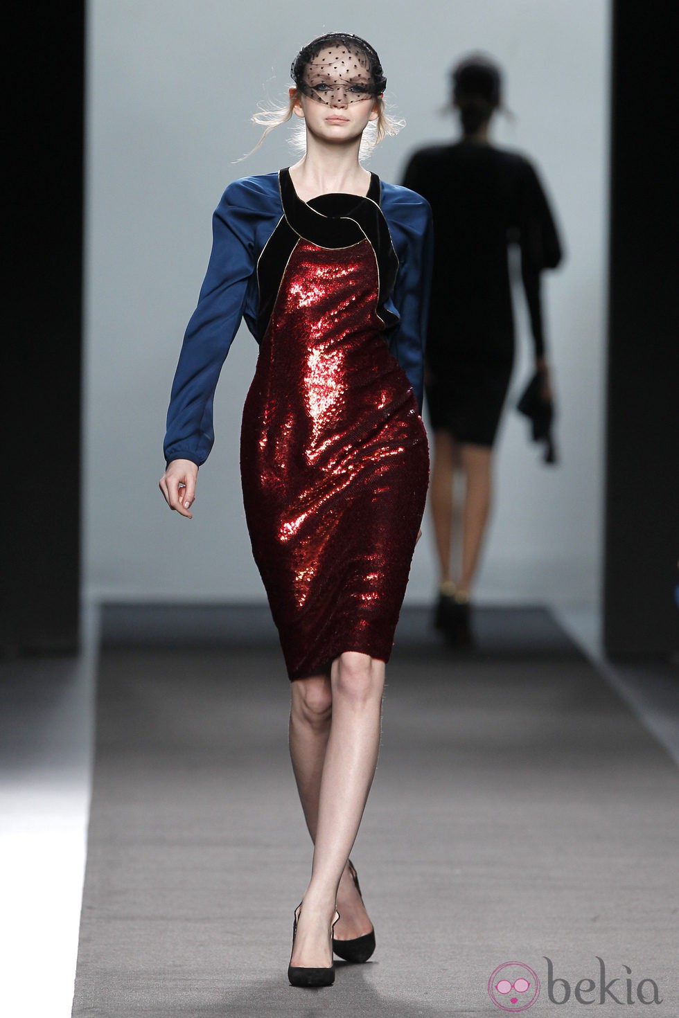 Vestido glitter rojo de la colección otoño/invierno 2012/2013 de Miguel Palacio