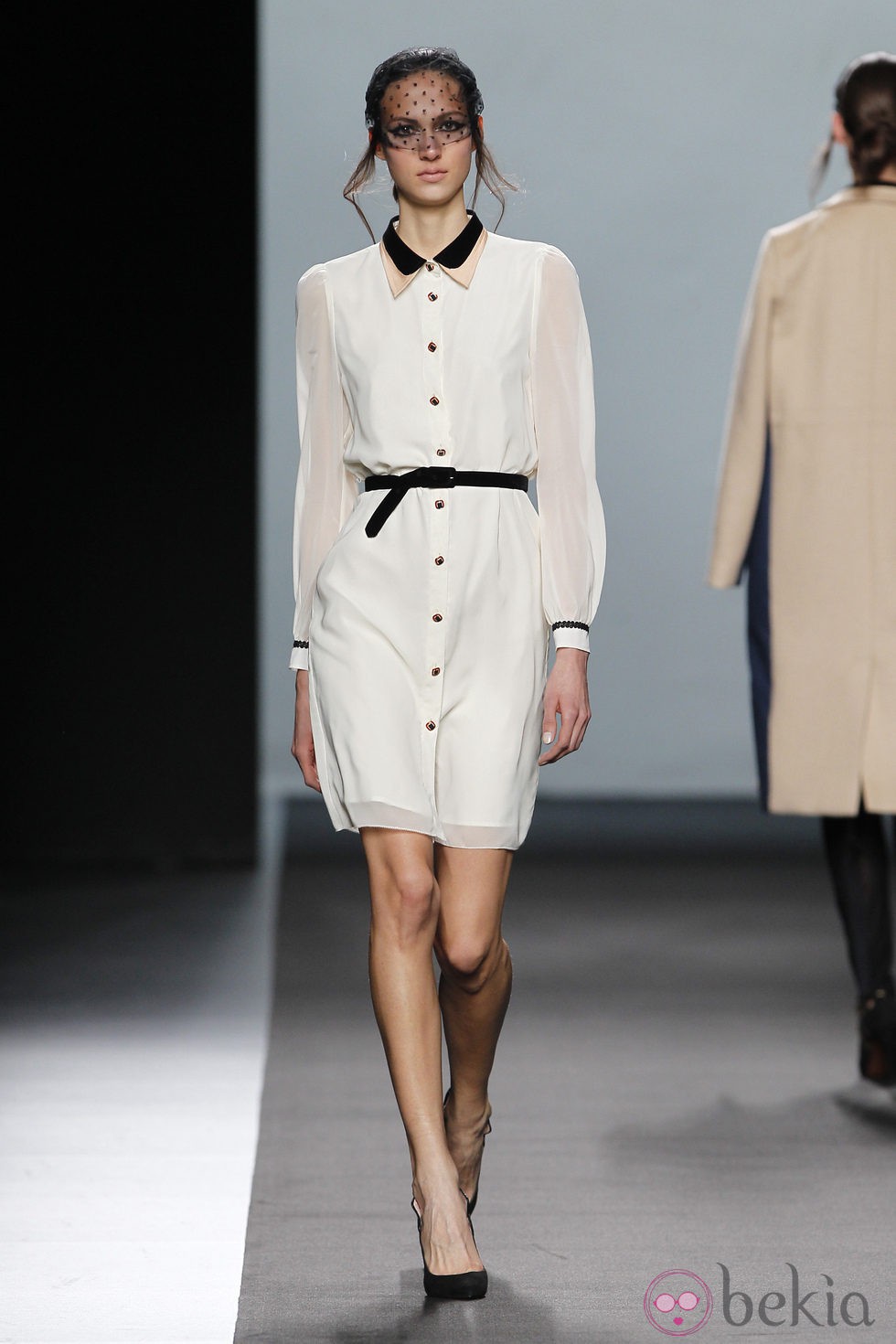 Vestido blanco de la colección otoño/invierno 2012/2013 de Miguel Palacio