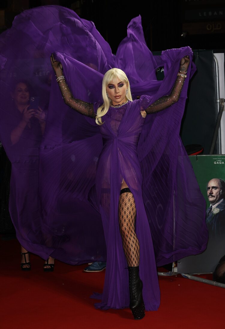 Lady Gaga vestida de Gucci en la premiere de 'House Of Gucci' en Londres