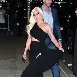 Lady Gaga de Valentino llegando a 'The Late Show with Stephen Colbert'