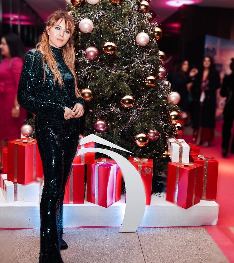 Andrea Guasch con un conjunto de Zara en un evento navideño de Lancôme
