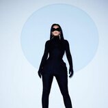 Kim Kardashian de Balenciaga para los People's Choice Awards 2021