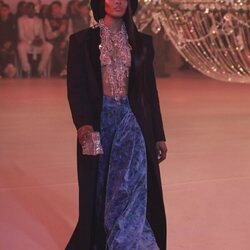 Naomi Campbell en el desfile otoño/invierno 2022/2023 de Off-White en la Semana de la moda de París