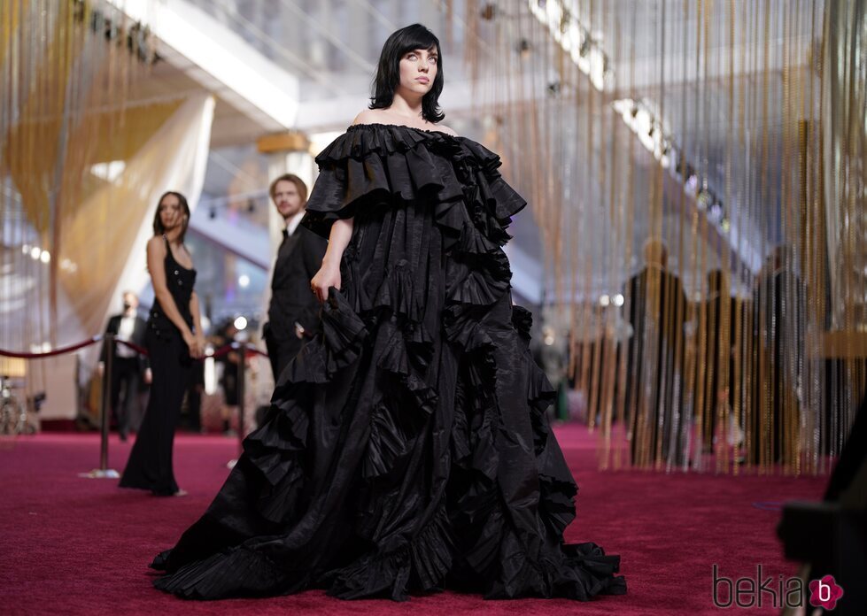 Billie Eilish de Gucci en los Premios Oscar 2022