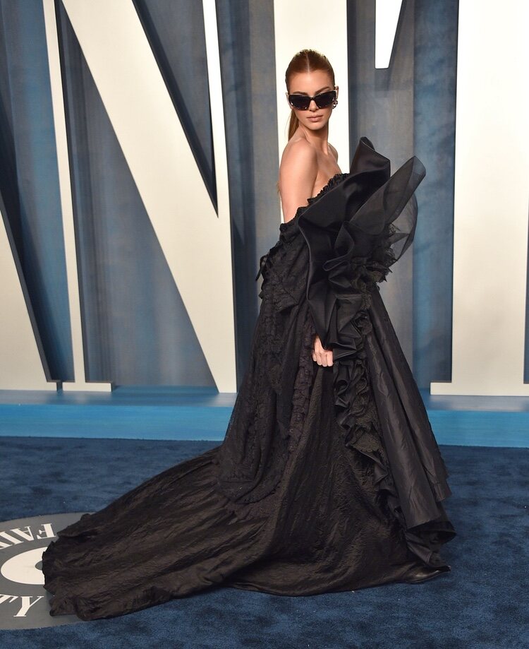 Kendall Jenner de Balenciaga en la fiesta de Vanity Fair tras los Oscar 2022