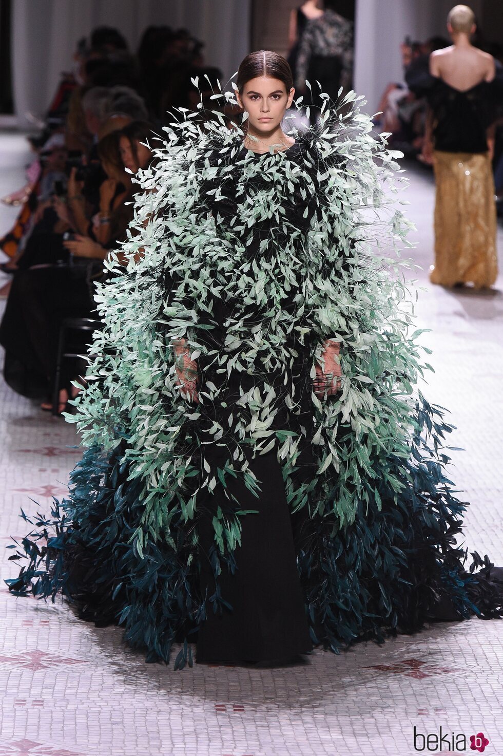 Kaia Gerber durante el desfile Alta Costura de Givenchy en 2020