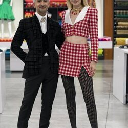 Tan France y Gigi Hadid en el episodio 8 de la temporada 2 de 'Next in fashion'