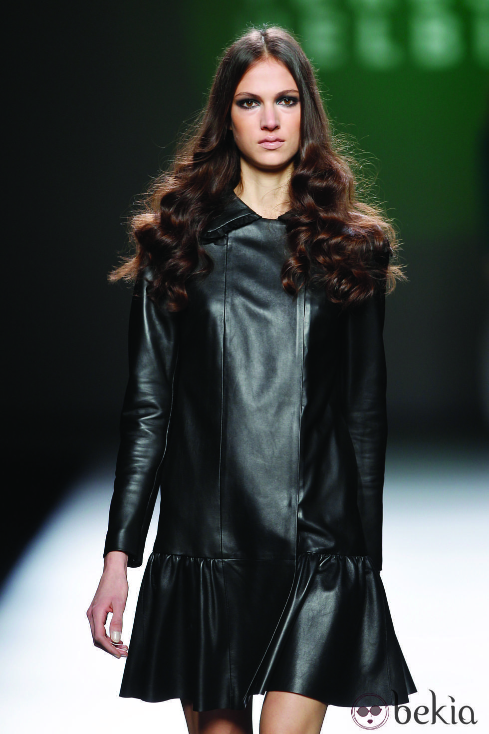 Vestido de cuero negro de la colección otoño/invierno 2012/2013 de Teresa Helbig