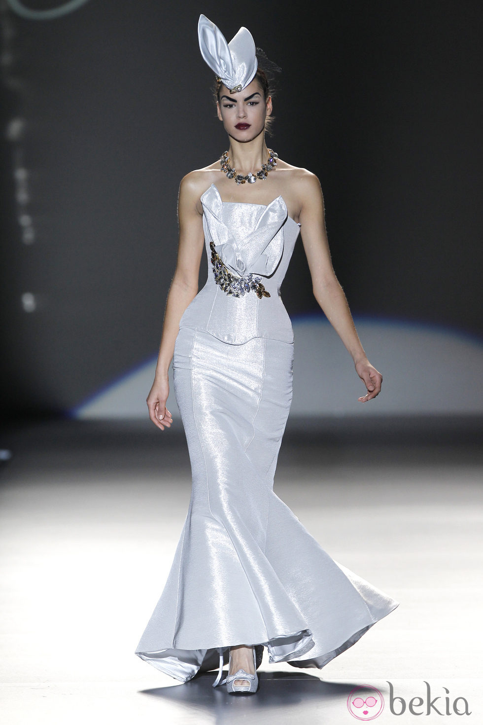 Corsé gris perla de Maya Hansen en Madrid Fashion Week